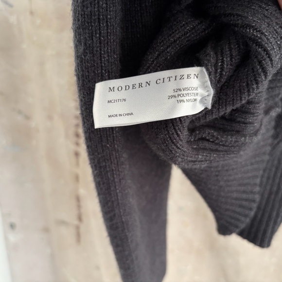 Modern Citizen Marlowe V Neck Cropped Faux Wrap Sweater - Picture 5 of 5